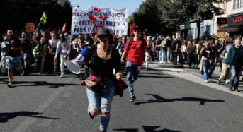 Los trabajadores de toda Francia están en huelga para protestar contra los recortes presupuestarios.